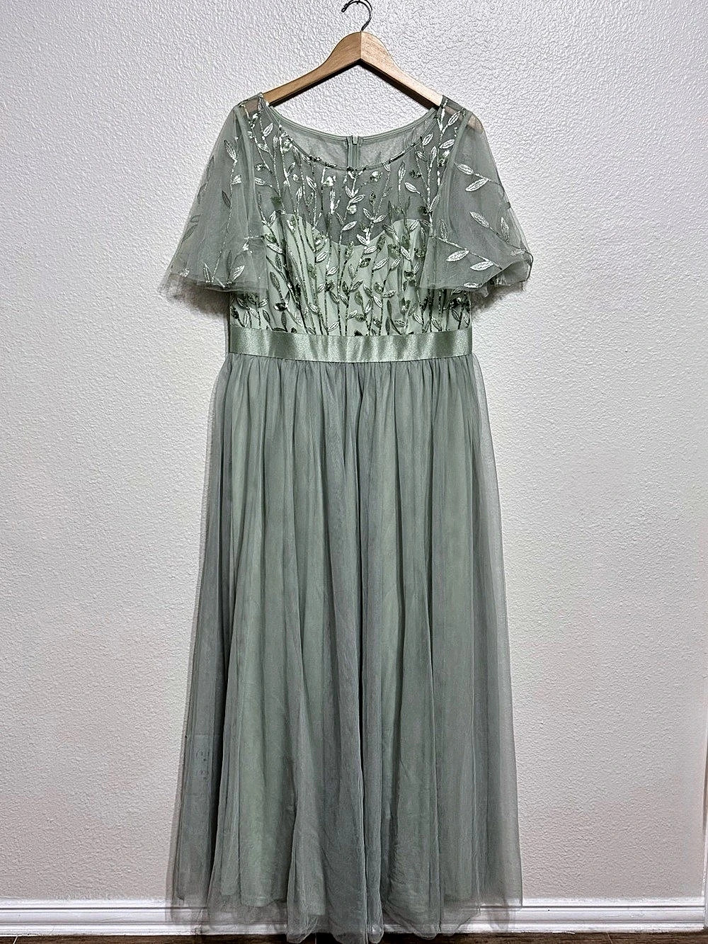 Ever Pretty Floral Tulle Maxi Dress in Green Size 2XL Like New